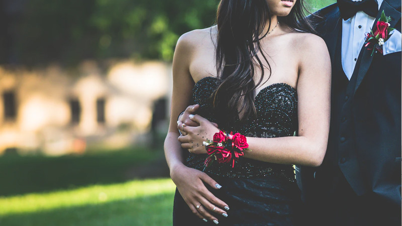 How Do You Match a Tux With a Prom Dress? 