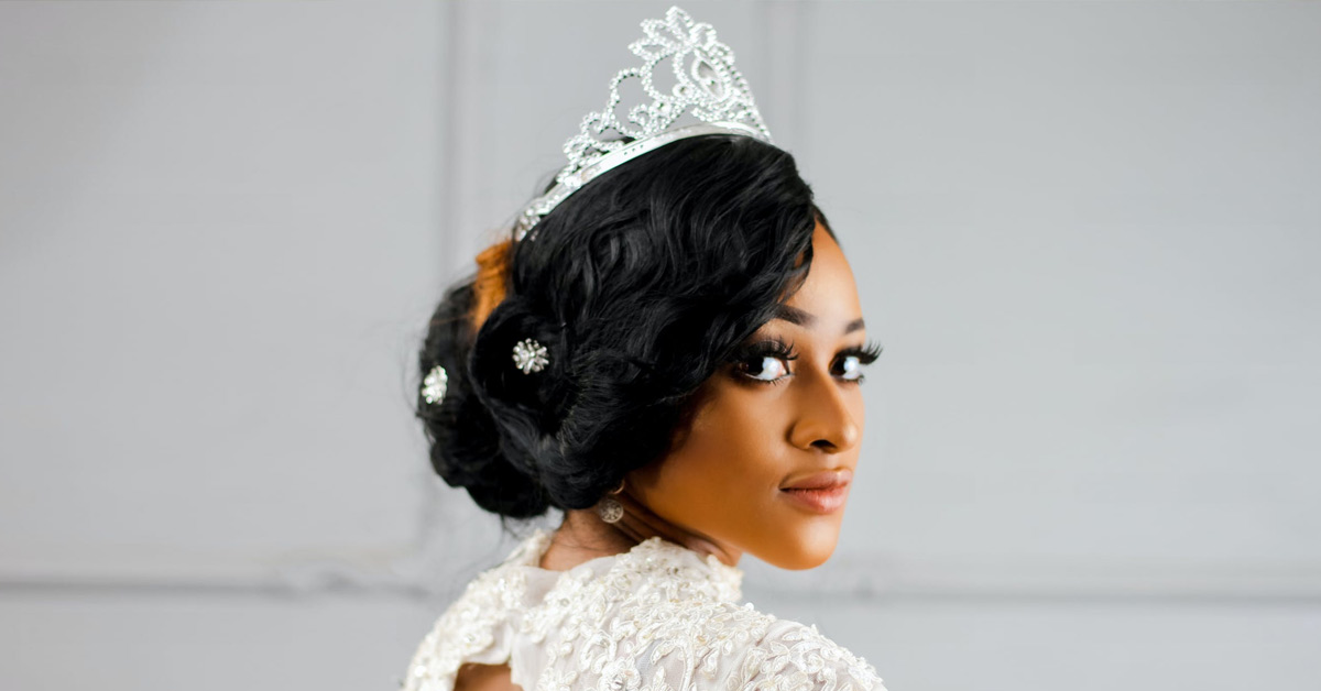 How Is Prom Queen Chosen? 10 Steps to Help You Win