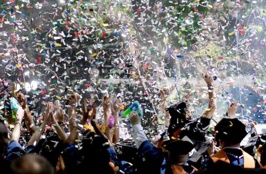 Is There a Prom in College and What Are the Alternatives?